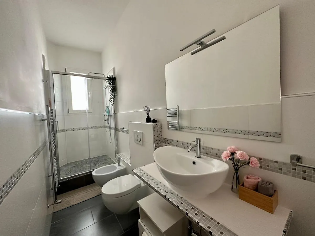Guest house Da Robi Camera Con Bagno Privato Esterno Florence Italy